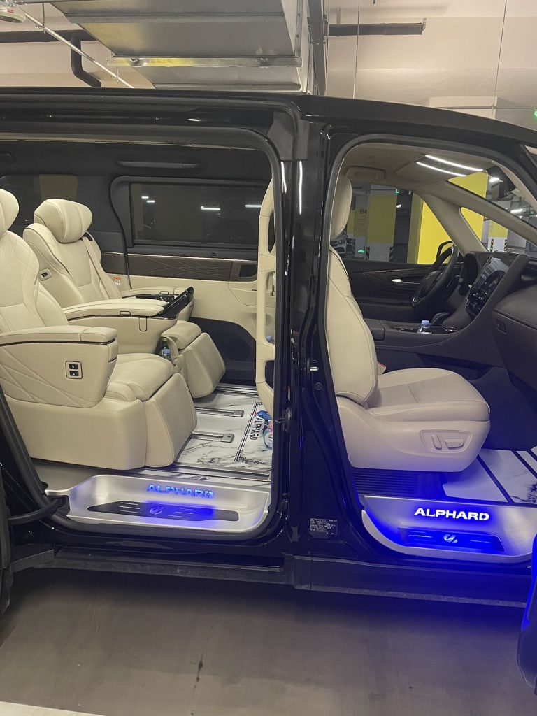 24 models of Alphard MPV 2.5 hybrid