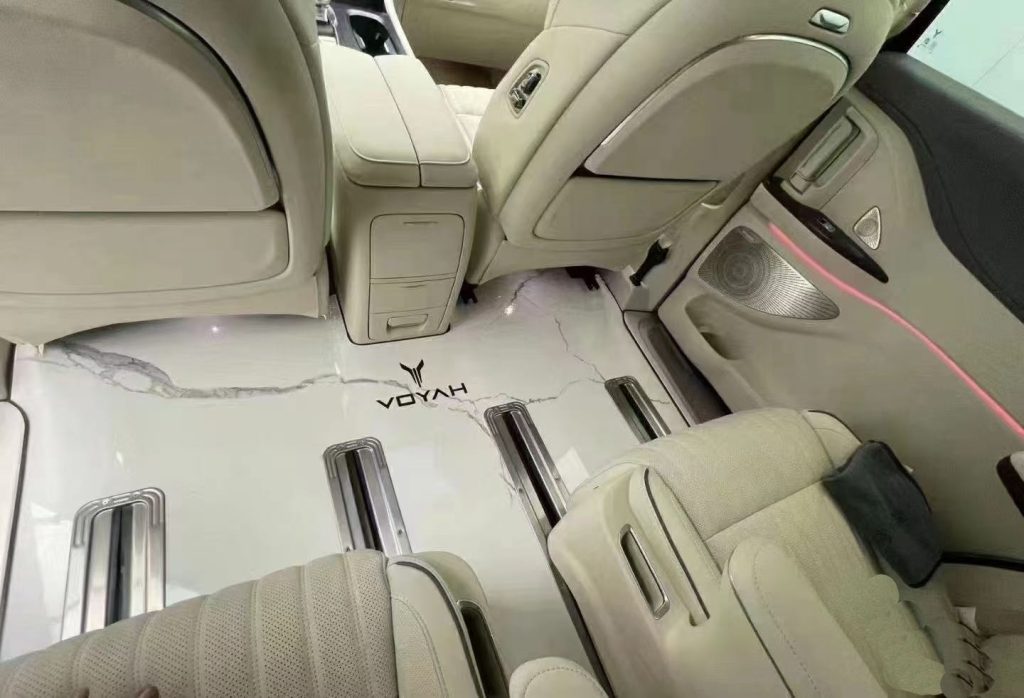 7-seater VOYAH Dreamer