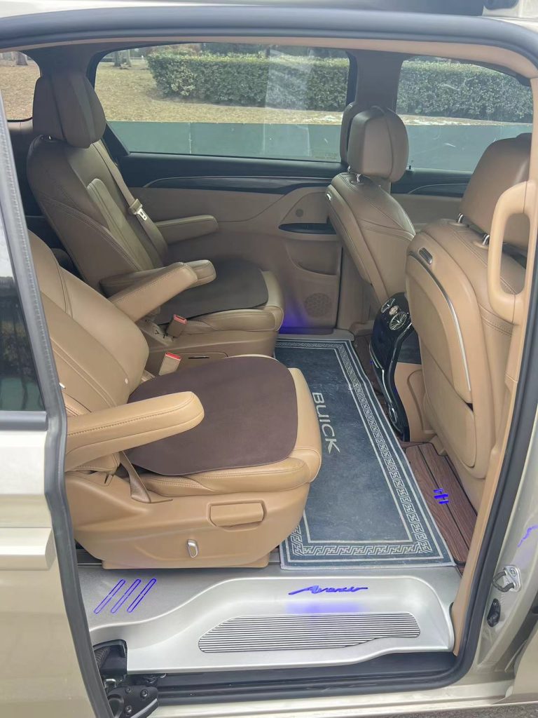 7-seater Buick GL8-ES new model 653