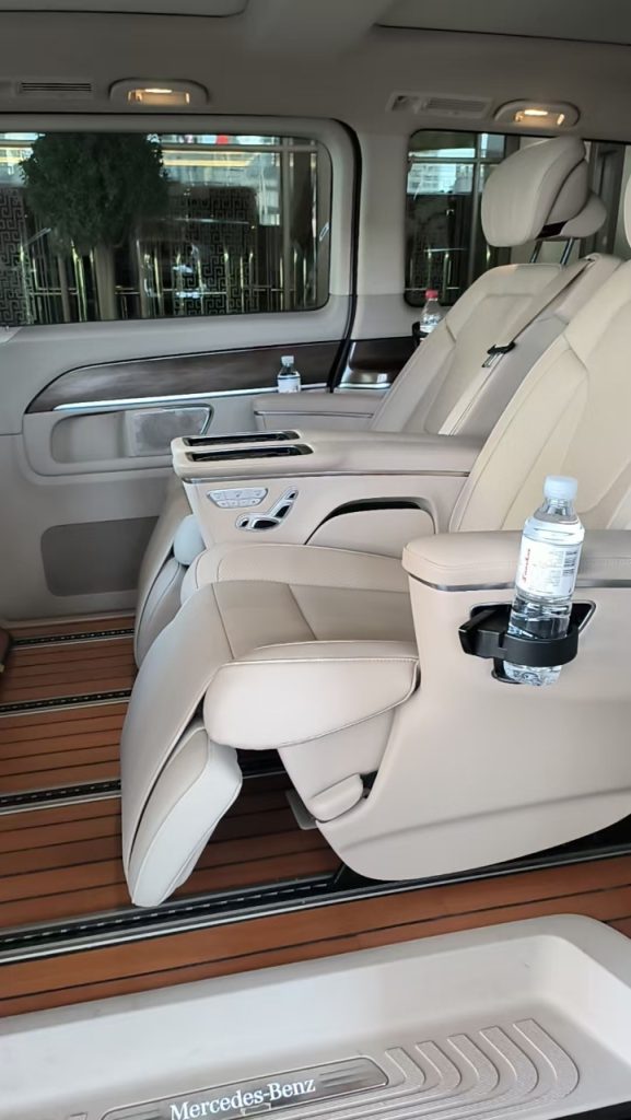 7-seater Mercedes-Benz V260L