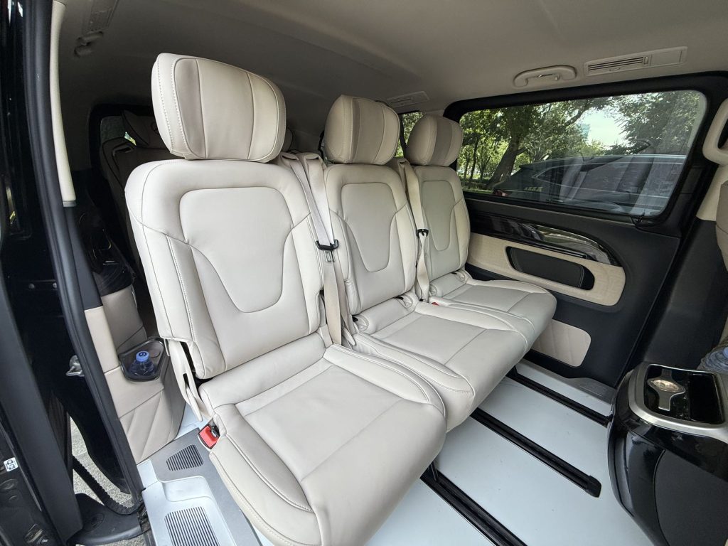 8-seater Mercedes-Benz commercial vehicle